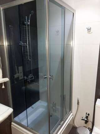 Отель Tbiliseli Boutique Hotel Тбилиси Семейный номер с балконом-4